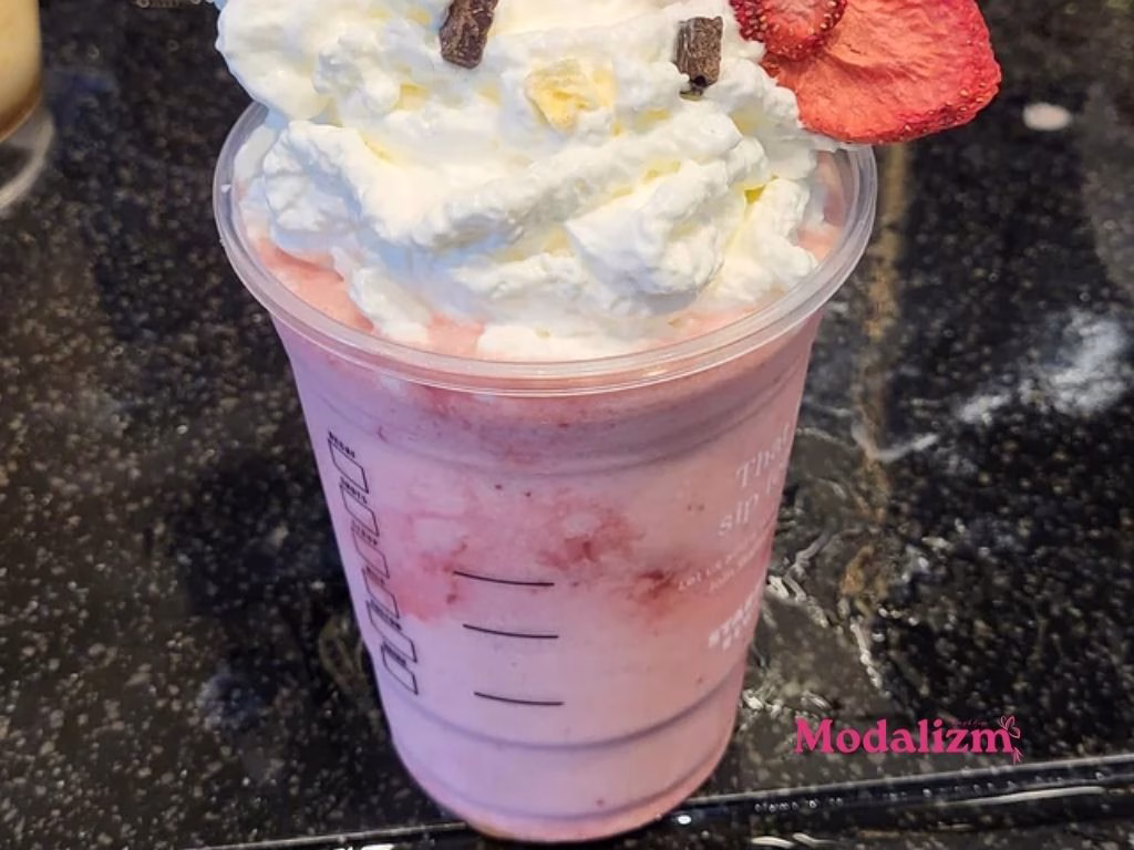 Çilekli Krem Şantili Milkshake